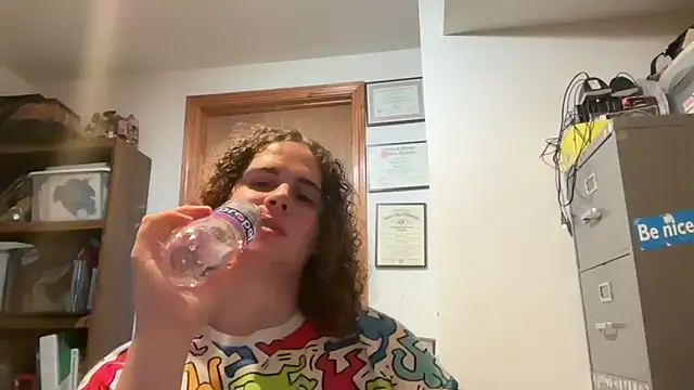 rose-thing online show from May 10, 4:58 am