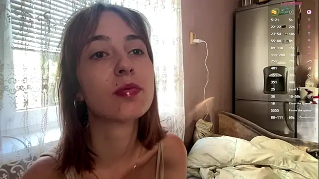 DaphneAmor online show from June 11, 5:10 pm