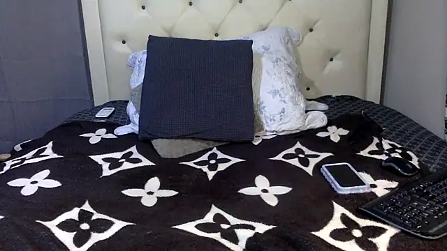 creamyamber online show from November 6, 8:04 pm