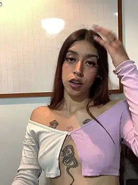 SarahFox- online show from May 11, 9:12 pm