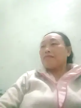 lili anhh online show from May 13, 3:18 pm