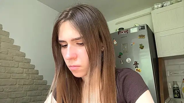 ZaraGuyette online show from May 12, 1:51 pm