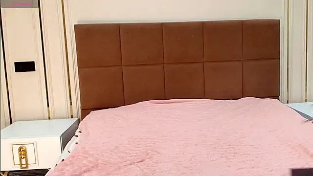 lalisabrown online show from June 21, 11:14 am