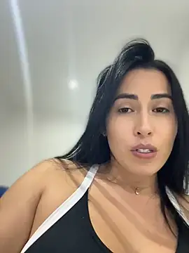 areviklusine1 online show from May 3, 12:47 am