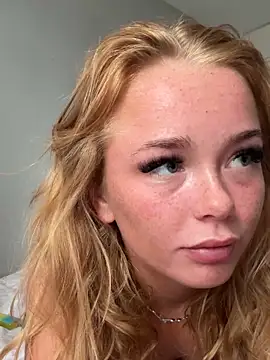 miaflowerxx online show from June 4, 11:04 am