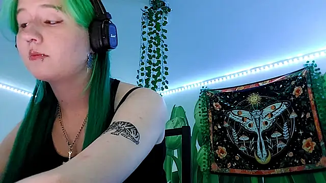 HunXena online show from June 17, 5:25 pm