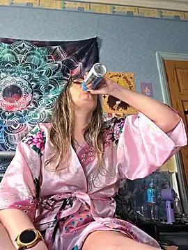 Izzylove47 online show from May 16, 11:31 am