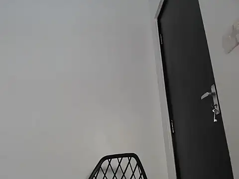 SpicyMackenzie22 online show from June 17, 1:23 pm