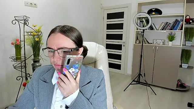 Vika73 online show from December 17, 2:43 pm