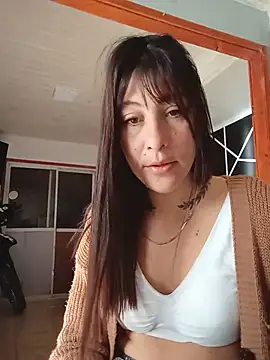 guapitaaa love online show from June 21, 2:10 pm