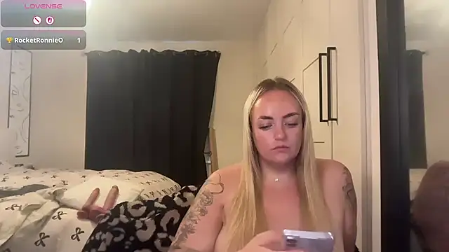 CurvyWetWife online show from June 23, 10:13 am