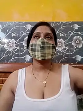Wildsimmi25 online show from May 18, 7:31 pm