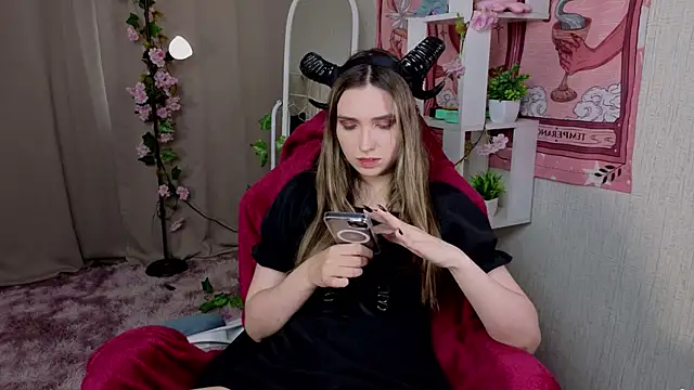 NocturneHuntress online show from June 22, 7:27 am