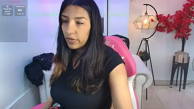 Stephany triana online show from May 26, 3:39 am