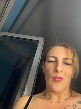 Hot-Milf4U online show from May 31, 6:31 pm