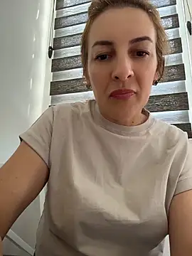 Hot-Milf4U online show from June 5, 12:44 pm