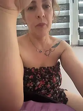 Hot-Milf4U online show from July 15, 4:22 pm