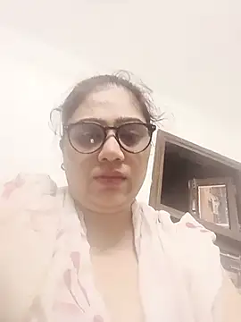 yourchahat27 online show from June 10, 8:29 pm