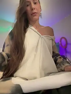 Snapshot of lil_martian chatting on October 30, 2:18 pm lil martian online show from October 30, 2:18 pm