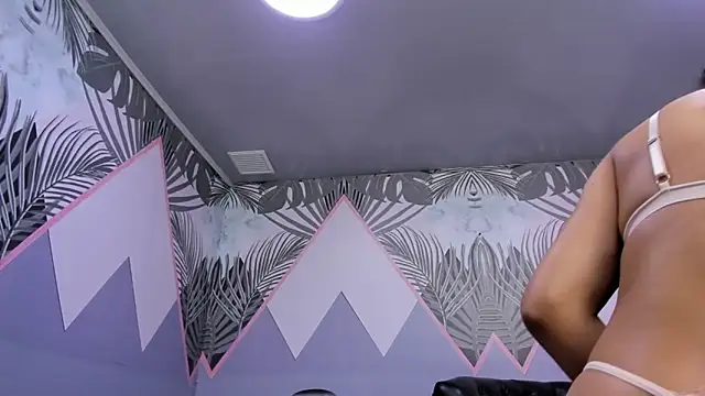 AuroraGreyy online show from June 18, 11:26 am