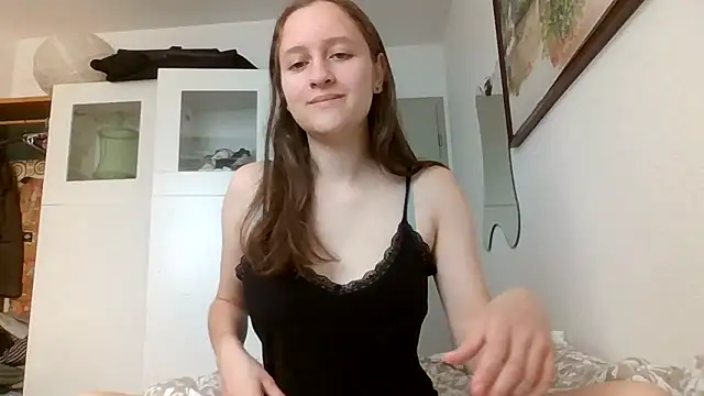 SoftieSophie online show from June 18, 6:04 am