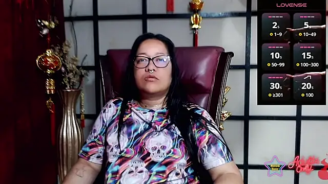 Xander Taylor   online show from July 16, 11:48 am