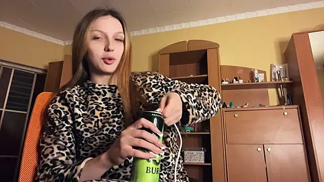 xXMelanieseXx online show from June 6, 4:57 pm
