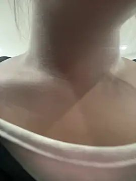 Luna-mi online show from July 6, 3:58 pm