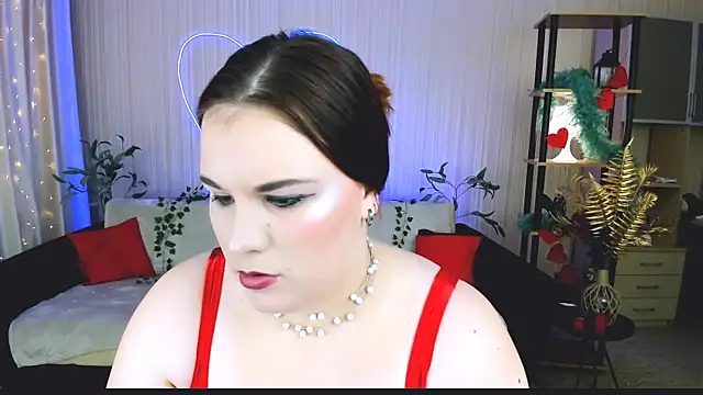 OliviaTwens online show from June 8, 9:10 am