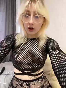 xp blondie online show from June 18, 11:59 am
