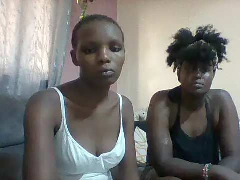 Prettypappi77 online show from June 28, 1:39 pm