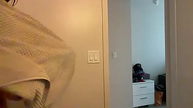 allyanalangell online show from July 7, 4:43 pm