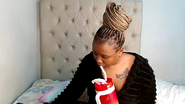 Lihle 00 online show from July 16, 8:13 pm