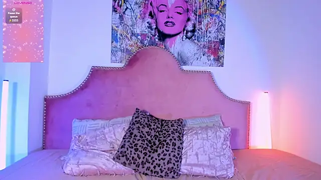 TyraHoney online show from July 15, 10:25 pm