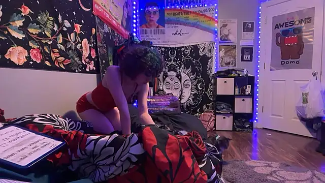 petitewhitebaee online show from June 21, 5:33 am