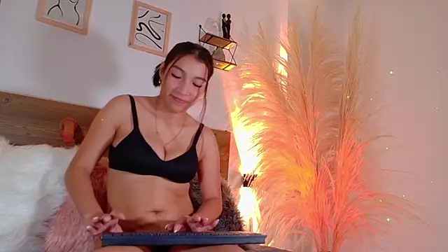  Emmakiss  online show from June 19, 1:03 pm