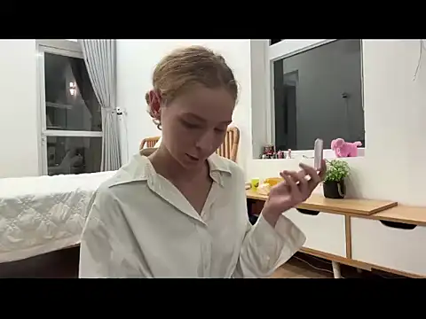 ChloeMoreaux online show from July 6, 2:22 pm