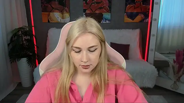 AmaliaWinslet online show from June 18, 8:27 am