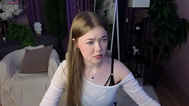 Lina deels online show from June 20, 7:28 pm