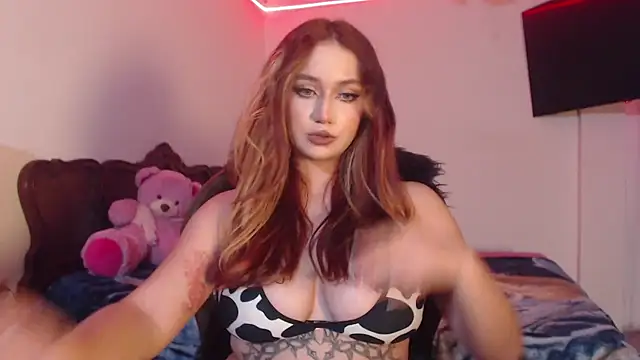 ellyhills online show from July 7, 7:16 pm