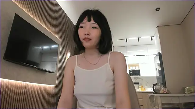 lumimii online show from June 14, 2:57 am