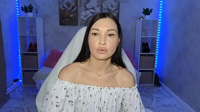NikoleMills online show from July 5, 7:03 am