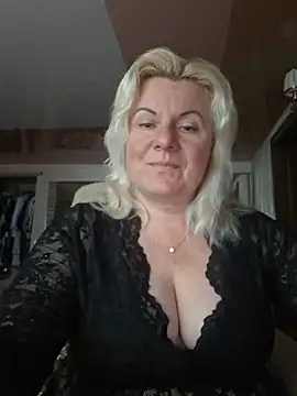 VikaRaine555 online show from June 14, 11:10 am