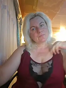 VikaRaine555 online show from July 15, 7:40 pm