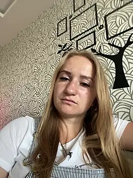 Emilia kis online show from June 11, 10:34 am