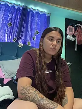 zouuii04 online show from June 14, 9:59 pm