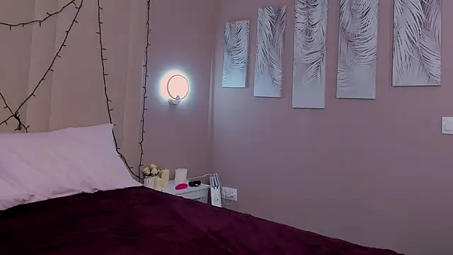 Lola lovesss online show from June 25, 5:12 am