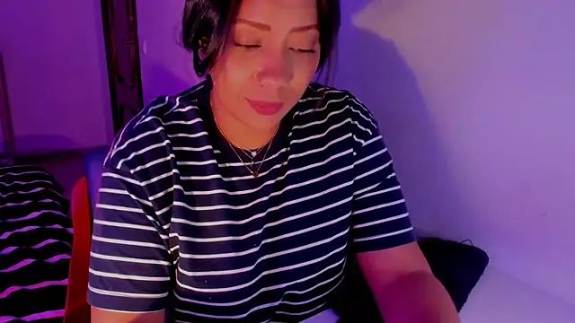 NicolePasqualott online show from February 19, 9:57 pm