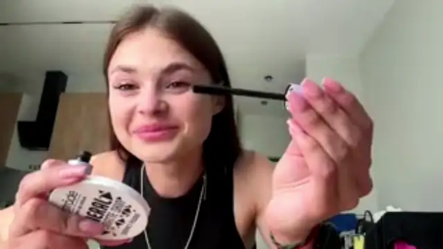 BlushingTask online show from June 26, 2:18 pm