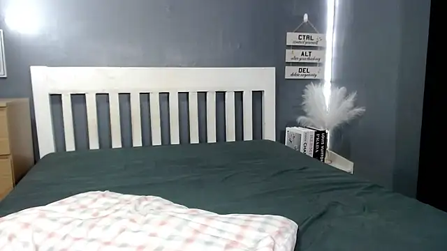 STUCK on YOU  online show from November 11, 7:00 pm